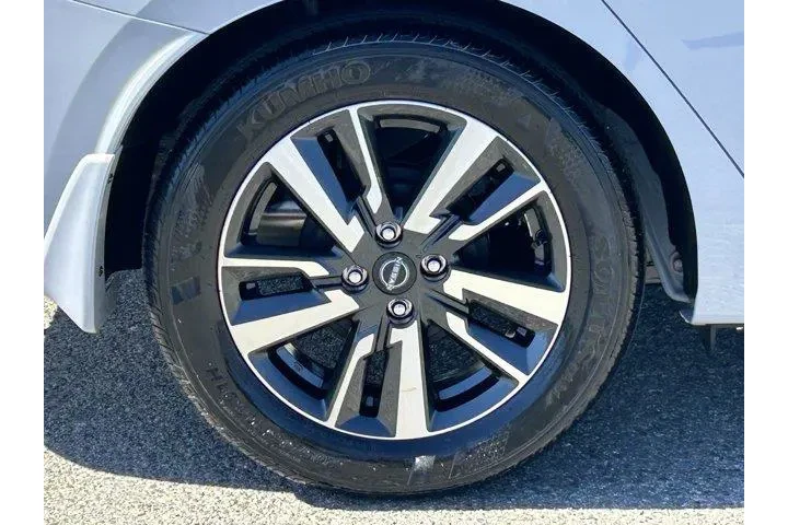 $19800 : Nissan Versa 2025 SV 4dr Sed image 7