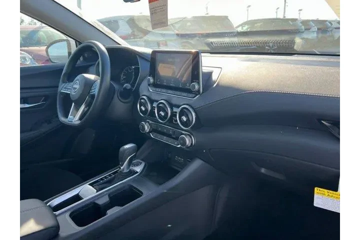 $21085 : Nissan Sentra 2025 SV 4dr Se image 8