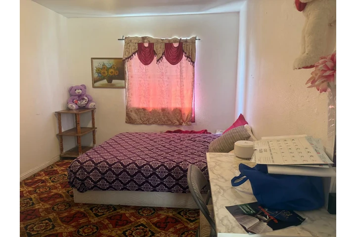 $750 : Cuarto de Renta image 1