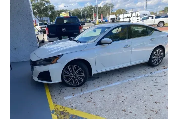 $24600 : Nissan Altima 2023 AWD 2.5 S image 5