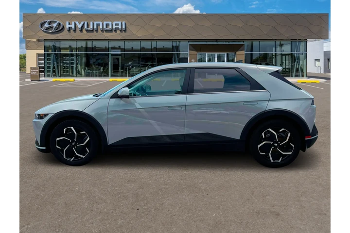 $27570 : Hyundai IONIQ 5 2024 SEL 4dr image 3