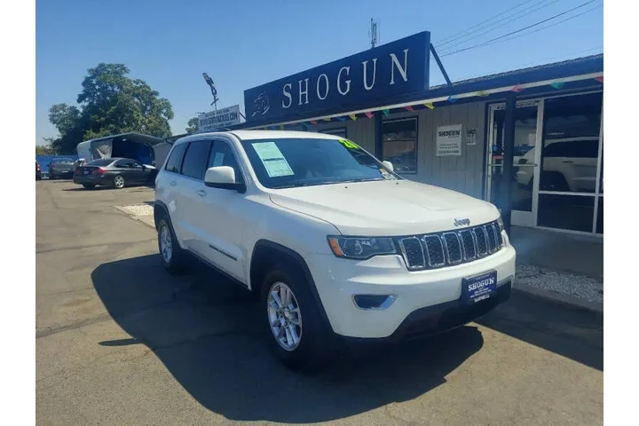 $17995 : 2020 Grand Cherokee Laredo E image 2