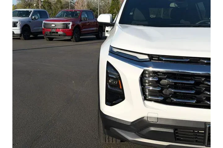 $26995 : Chevrolet Equinox 2025 LT 4d image 8