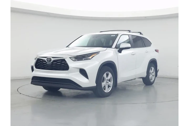 $31998 : Toyota Highlander 2023 L 4dr image 4