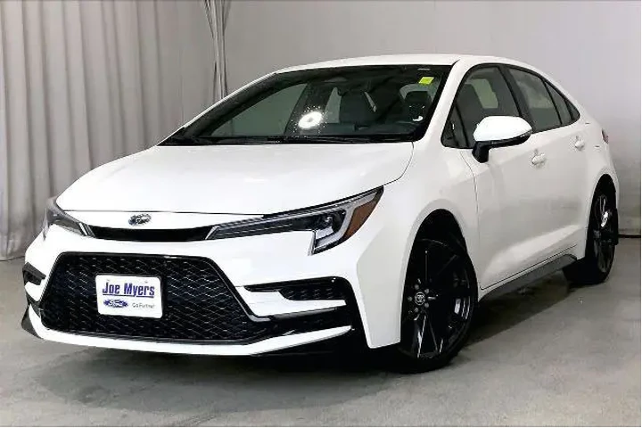 $23791 : Toyota Corolla Hybrid 2024 S image 2