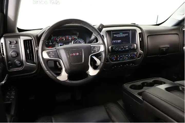 $25401 : GMC Sierra 1500 2017 4x4 SLT image 2