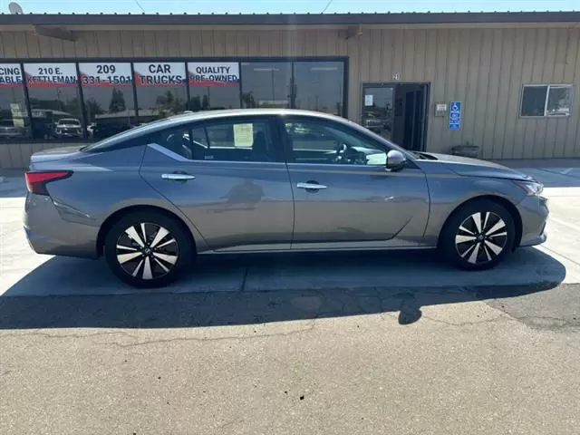 $15999 : 2021 Altima 2.5 SV image 6