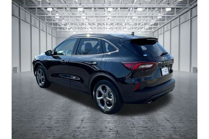 $23490 : Ford Escape 2025 ST-Line 4dr image 5