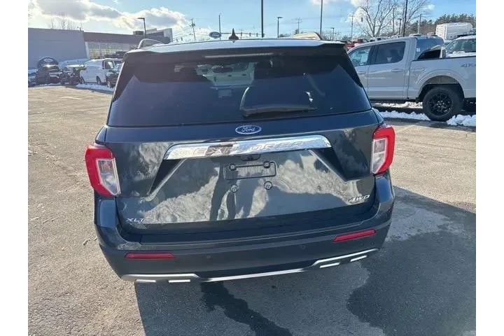 $33995 : Ford Explorer 2024 AWD XLT 4 image 4