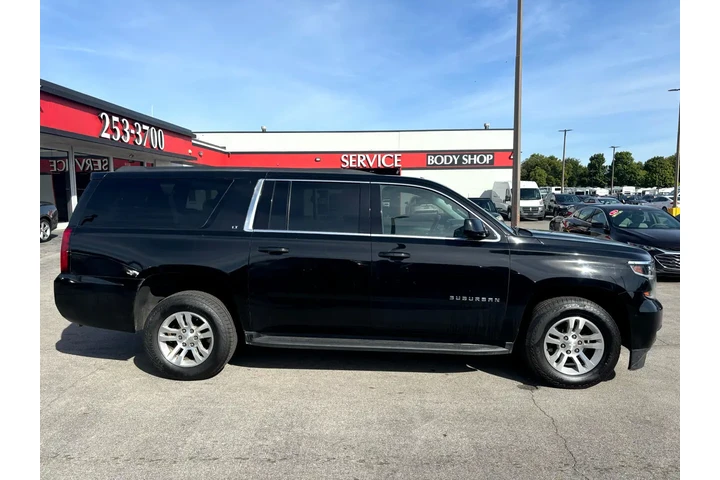$26980 : 2019 Suburban 4WD 4dr 1500 LT image 1