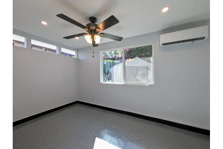 $1150 : private and peaceful Home image 4