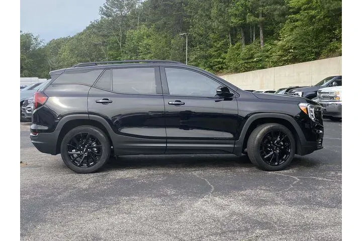 $25990 : GMC Terrain 2023 SLT 4dr SUV image 2