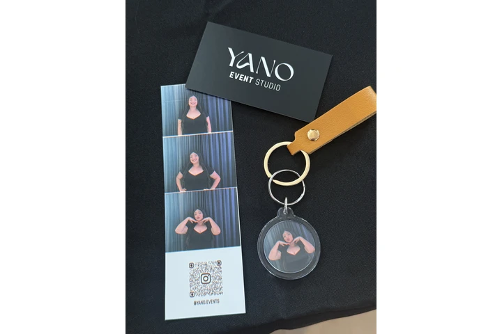 PHOTOBOOTH + KEYCHAIN STATION image 1