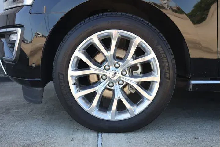 $28131 : Ford Expedition 2018 4x2 Pla image 9