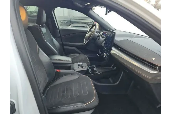 $28800 : Ford Mustang Mach-E 2022 AWD image 4