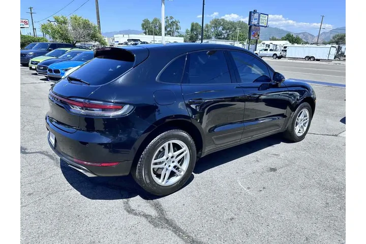 $35910 : 2021 Macan image 6