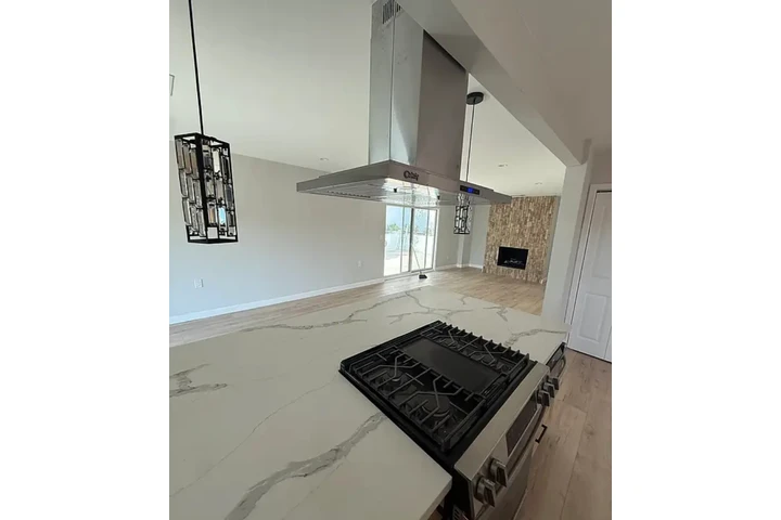 $2395 : 3 Bedroom house for rent in LA image 4