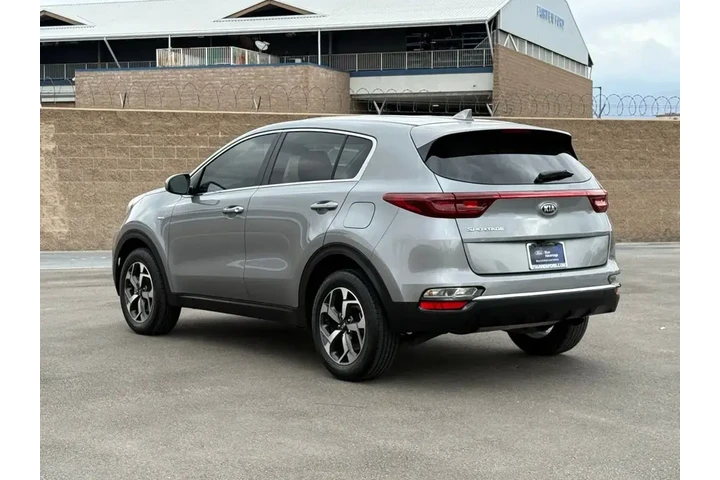 $17989 : Kia Sportage 2022 AWD LX 4dr image 5