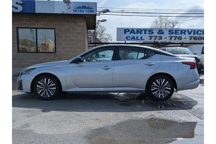 $17999 : Nissan Altima 2024 2.5 SV 4d image 7