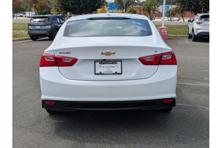 $17975 : Chevrolet Malibu 2023 LT 4dr image 7