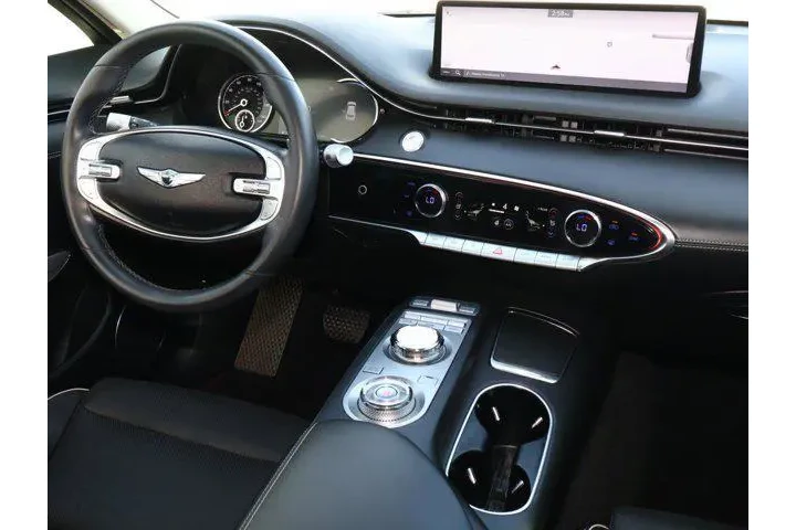 $35988 : Genesis GV70 2023 AWD 2.5T S image 10