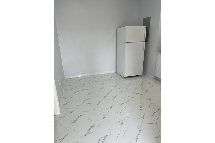 $1600 : Efficiency image 7