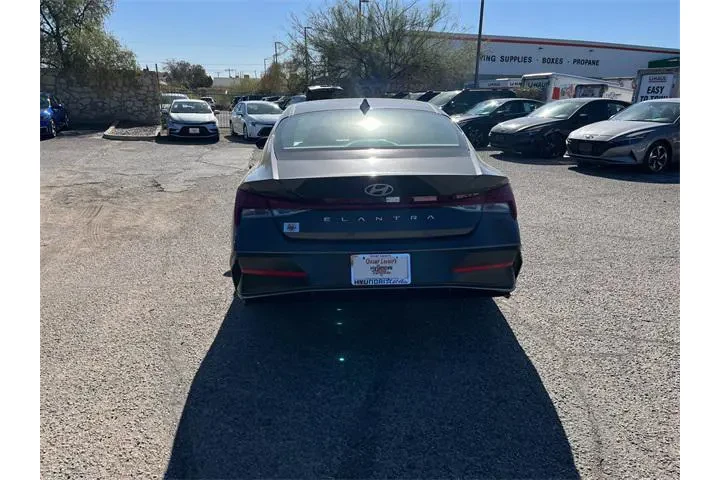 $27015 : Hyundai ELANTRA 2024 SEL 4dr image 6