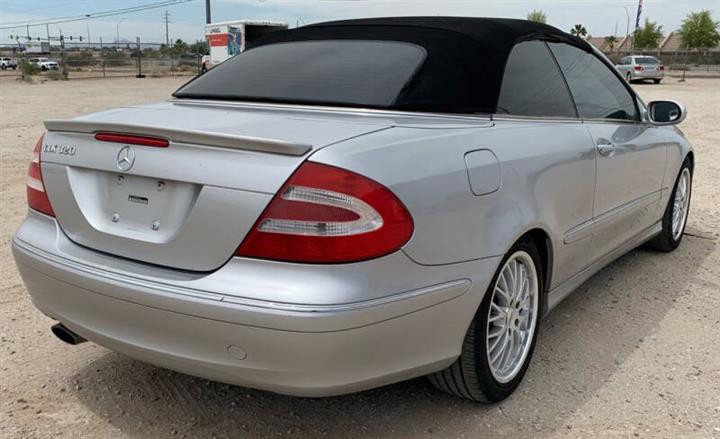 $3000 : 2005 Mercedes-Benz CLK CLK 320 image 4