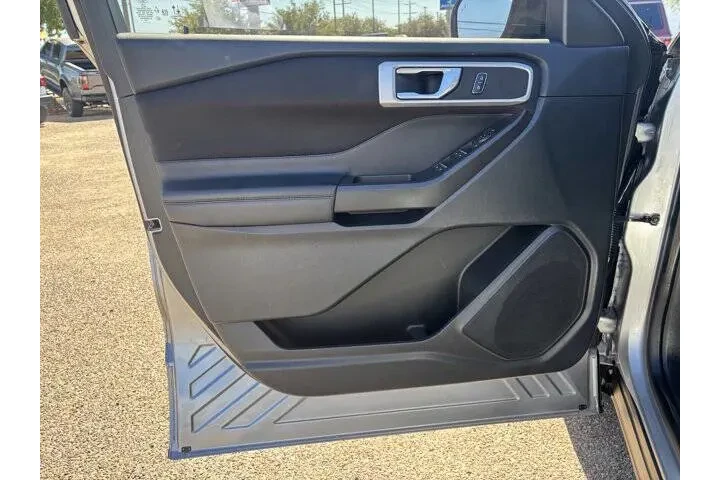 $21935 : 2020 Explorer XLT image 10