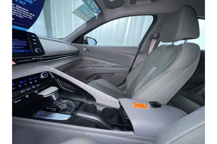 $18995 : Hyundai ELANTRA 2022 SEL 4dr image 4