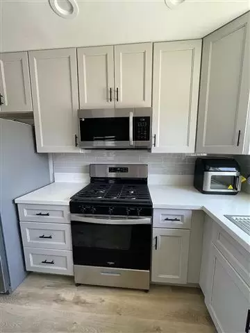 $750 : Rent in Community Ave Glendale image 2