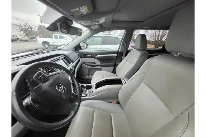 $27162 : Toyota Highlander 2019 AWD X image 10