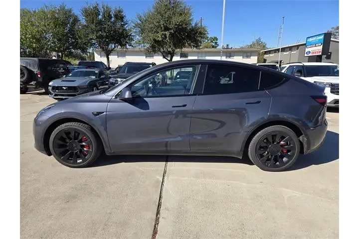$29324 : Tesla Model Y 2022 AWD Long image 4