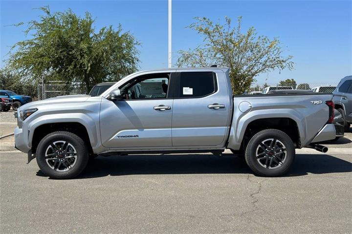 $49874 : New 2024 Tacoma TRD Sport Dou image 7