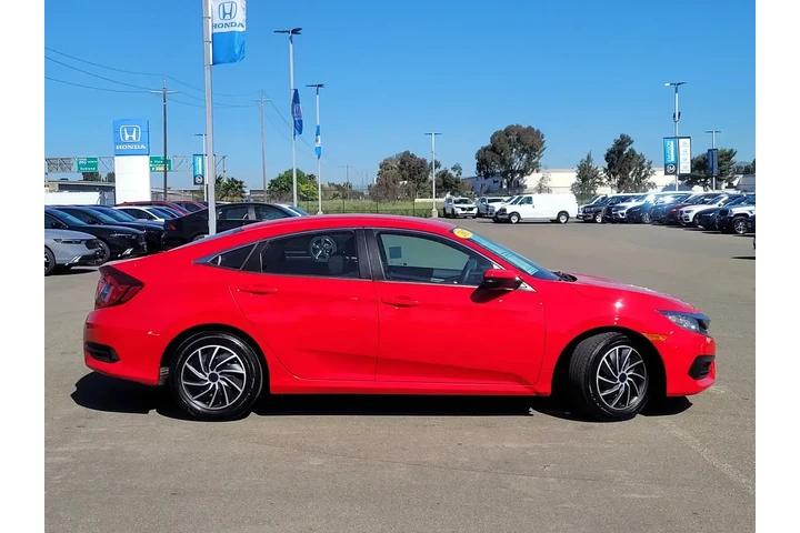 $19988 : Honda Civic 2017 LX 4dr Seda image 4