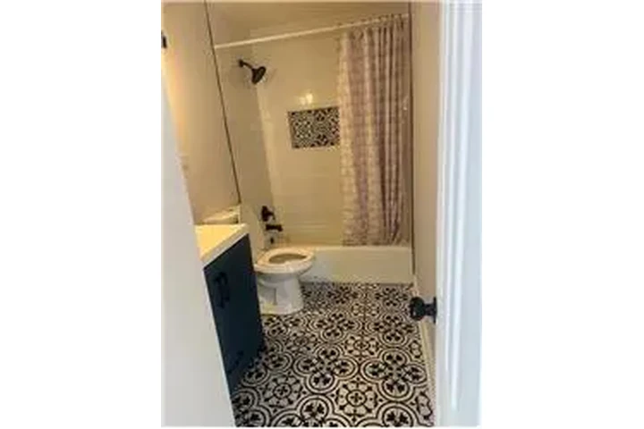 $3300 : Rental property with 7 bedro image 5