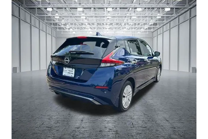$13995 : Nissan LEAF 2023 S 4dr Hatch image 7