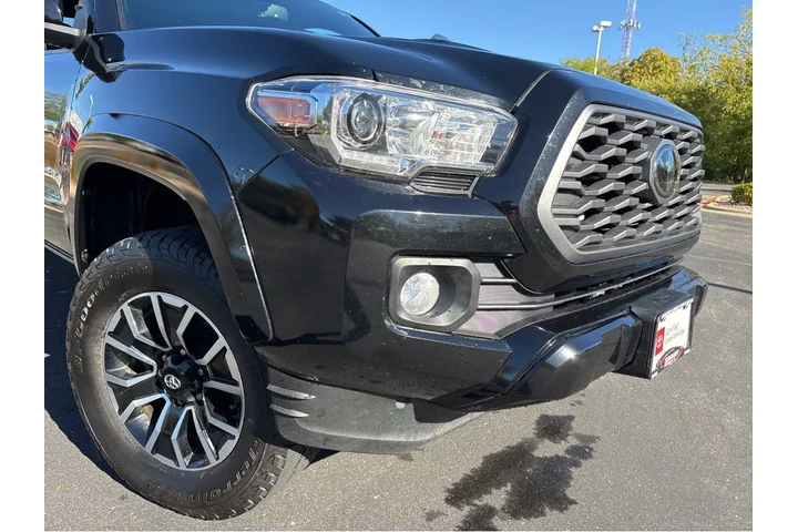 $30000 : Silver Certified2021 Tacoma T image 7