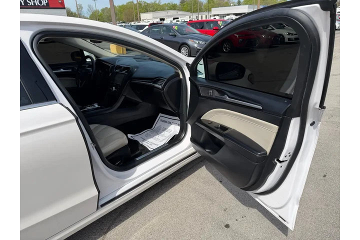 $9980 : 2018 Fusion Titanium image 8
