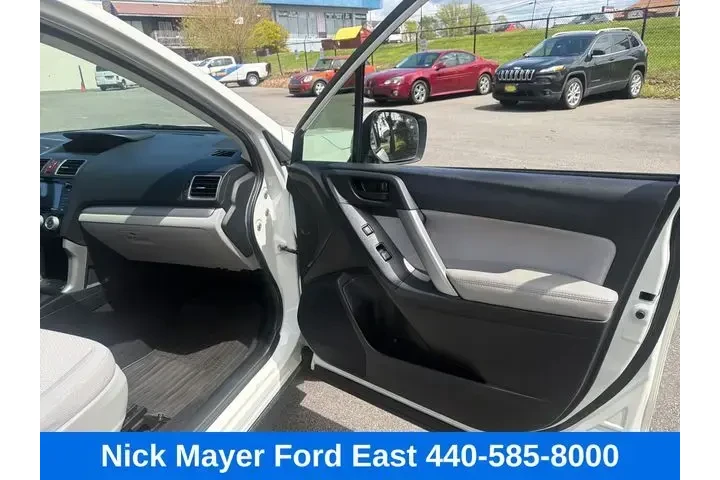 $13995 : Subaru Forester 2016 AWD 2.5 image 9