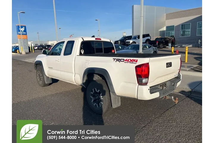 $26989 : Toyota Tacoma 2016 4x4 SR5 V image 4