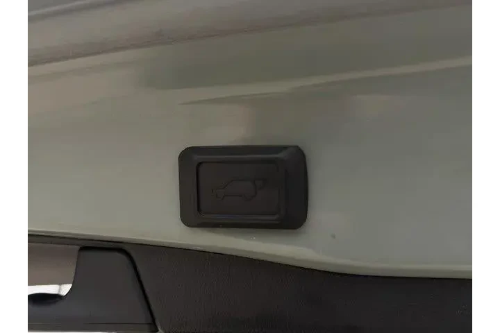 $26874 : Toyota RAV4 2023 XLE Premium image 10