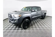 $29900 : Toyota Tacoma 2018 4x4 TRD S thumbnail
