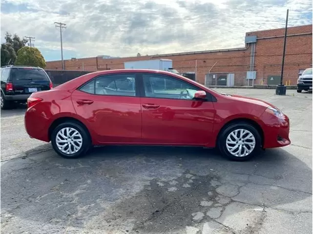 $18995 : 2018 Toyota Corolla LE Sedan image 1