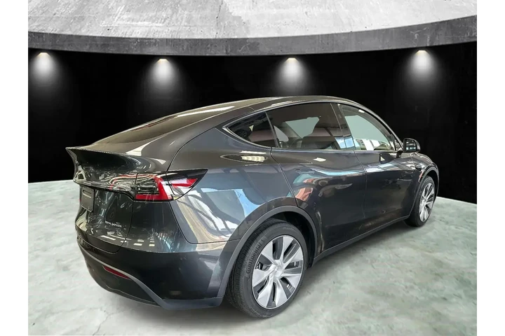 $36410 : Tesla Model Y 2024 AWD Long image 2