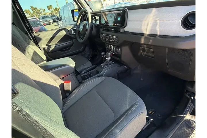 $28895 : Jeep Wrangler 2024 4x4 Sport image 9