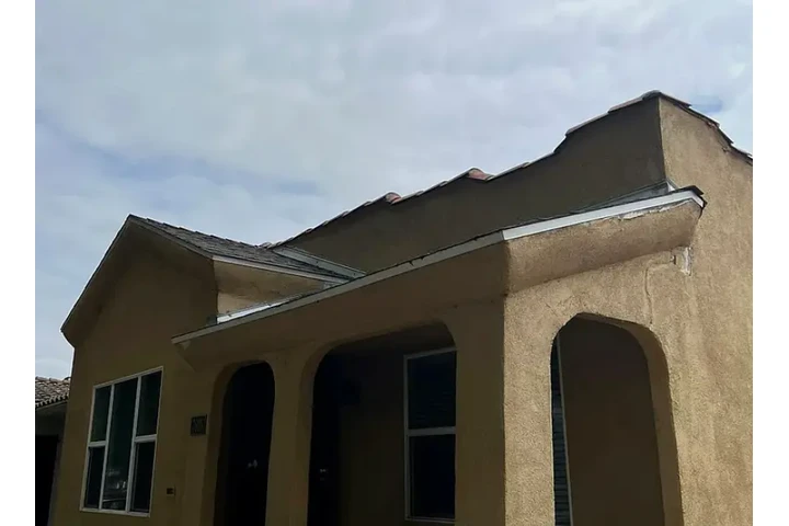 $1630 : FOR LEASE La Salle Ave, Los An image 2