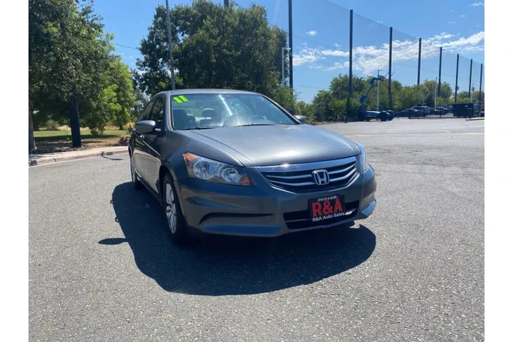 $9750 : 2011 Accord LX image 1