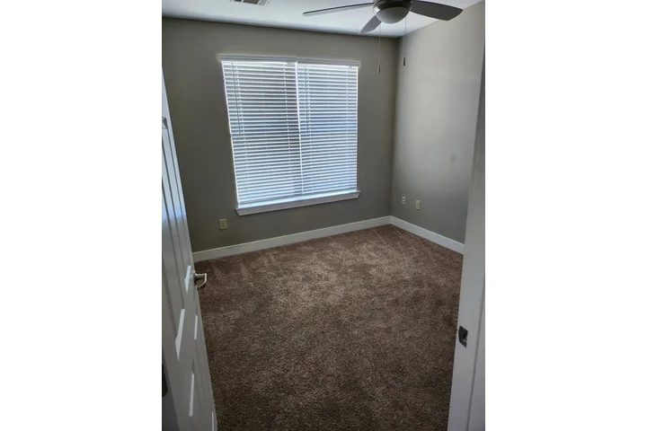 $1500 : Spacious 3bedroom for rent image 2