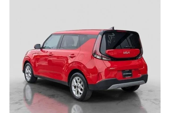 $17595 : Kia Soul 2023 S 4dr Crossove image 9